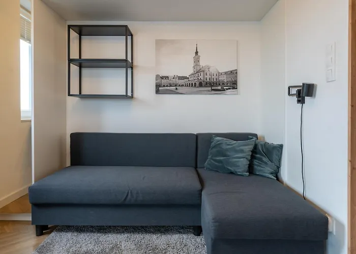 Royal 70 By Bookinghost * Gliwice