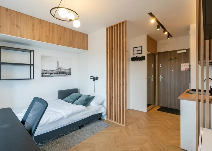 Royal 70 By Bookinghost Gliwice