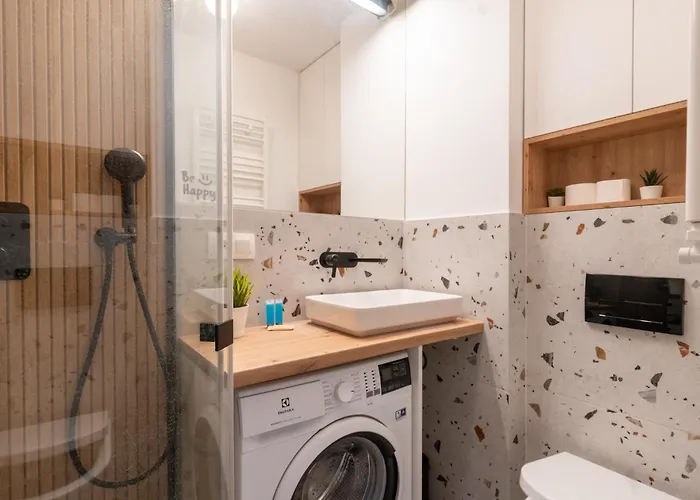 Royal 70 By Bookinghost Gliwice